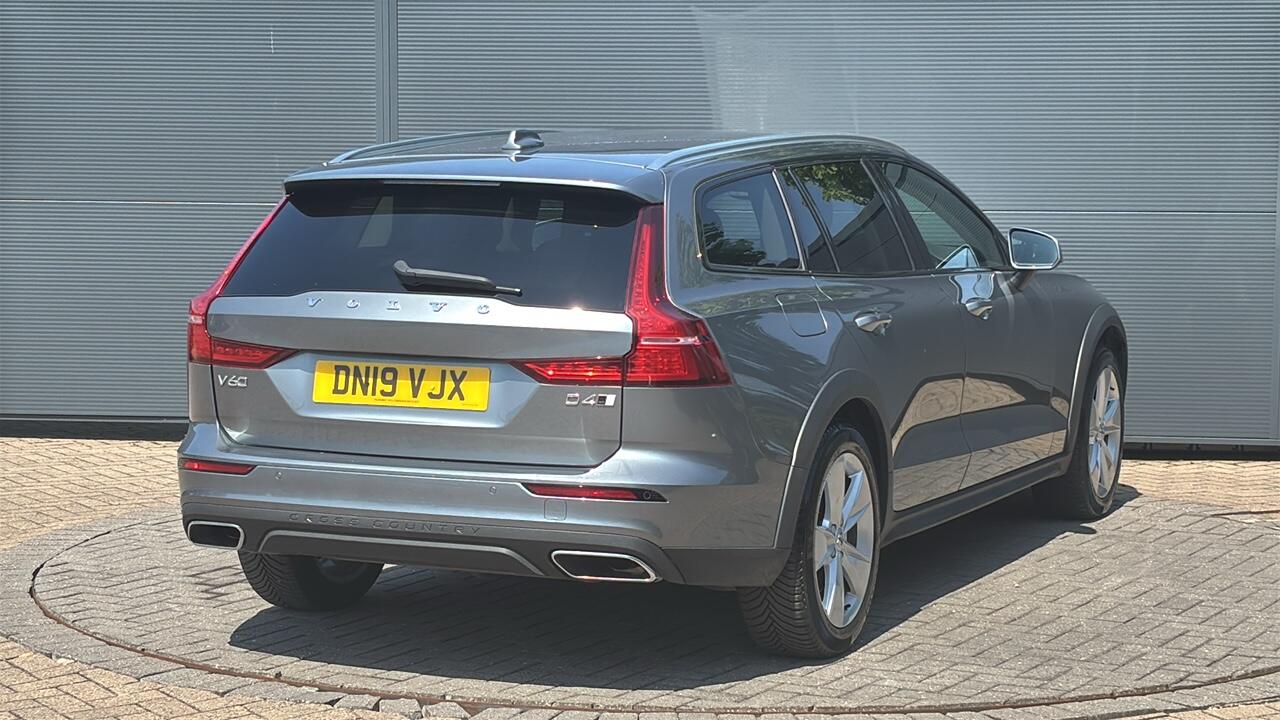Main listing image - Volvo V60