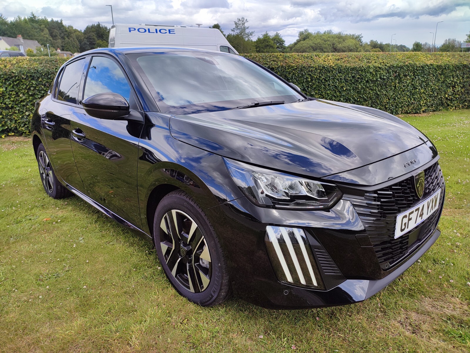 Main listing image - Peugeot 208