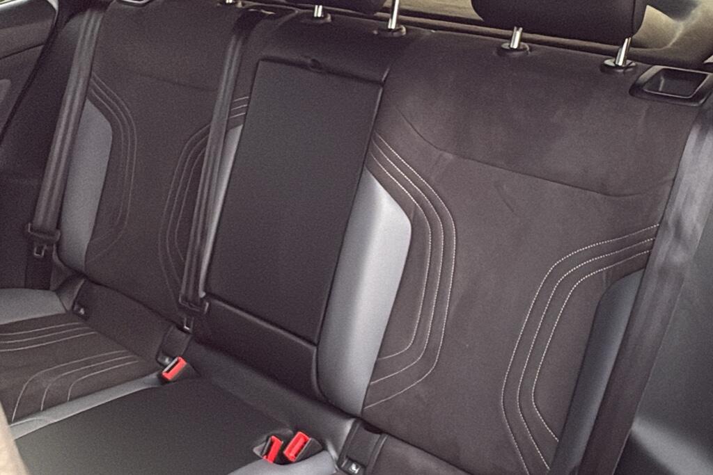 Main listing image - Volkswagen ID.4