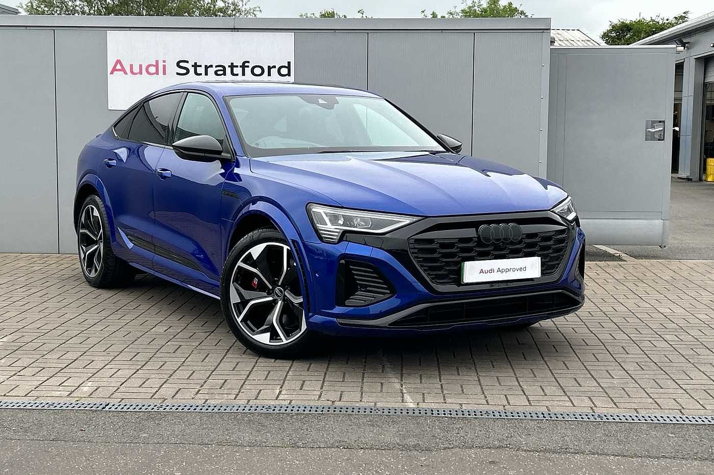 Main listing image - Audi Q8