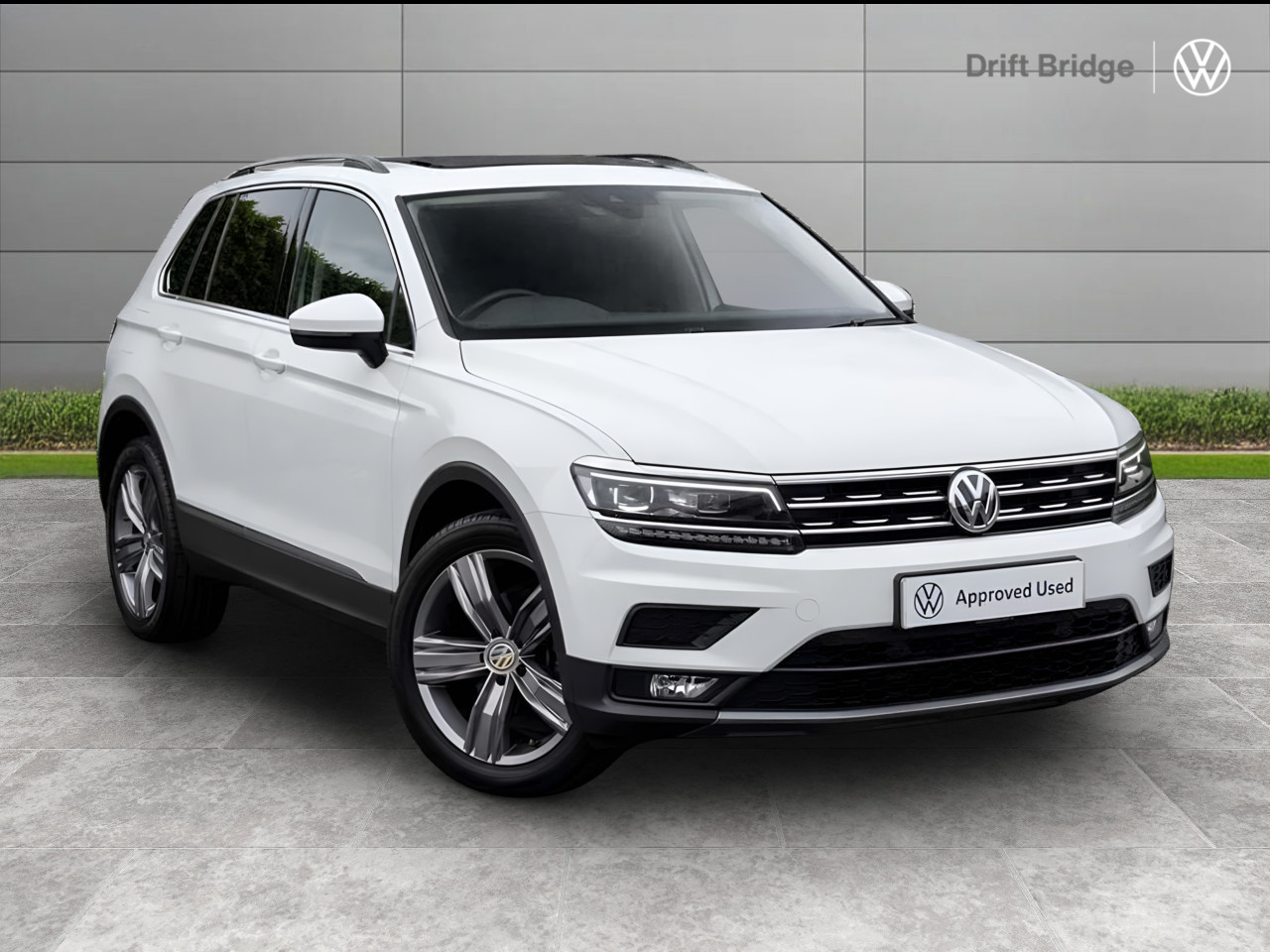 Main listing image - Volkswagen Tiguan