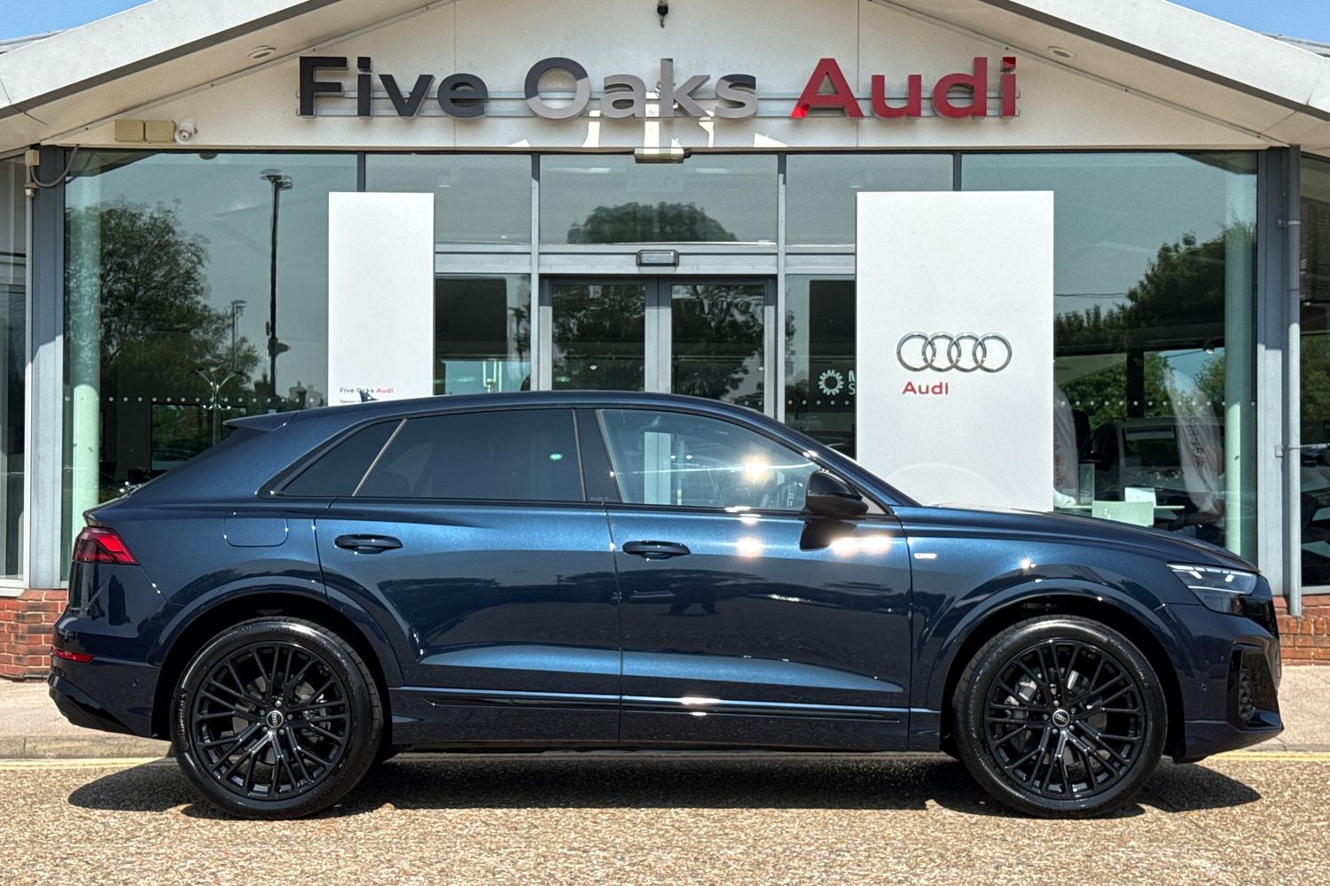 Main listing image - Audi Q8