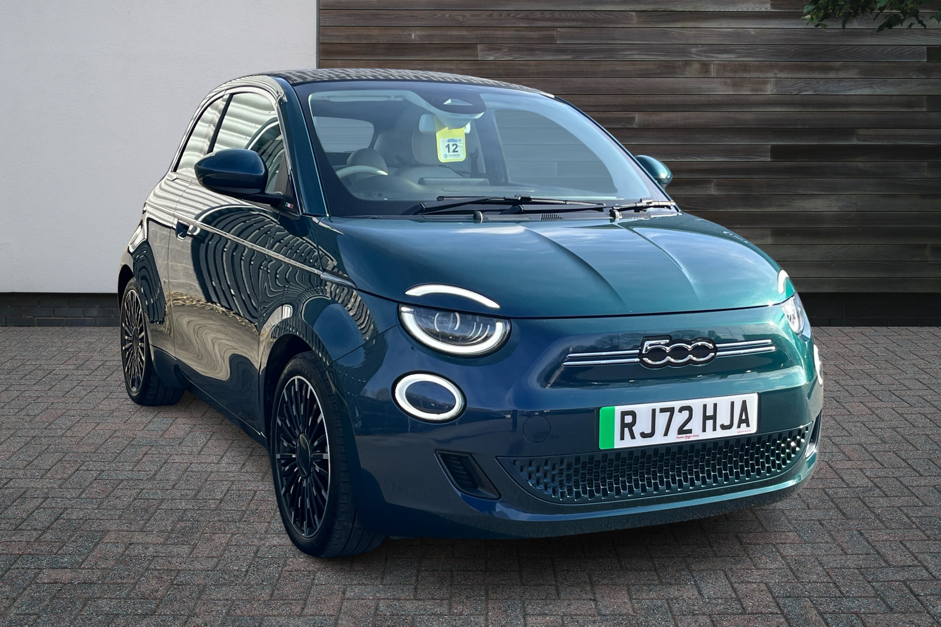 Main listing image - Fiat 500 Electric