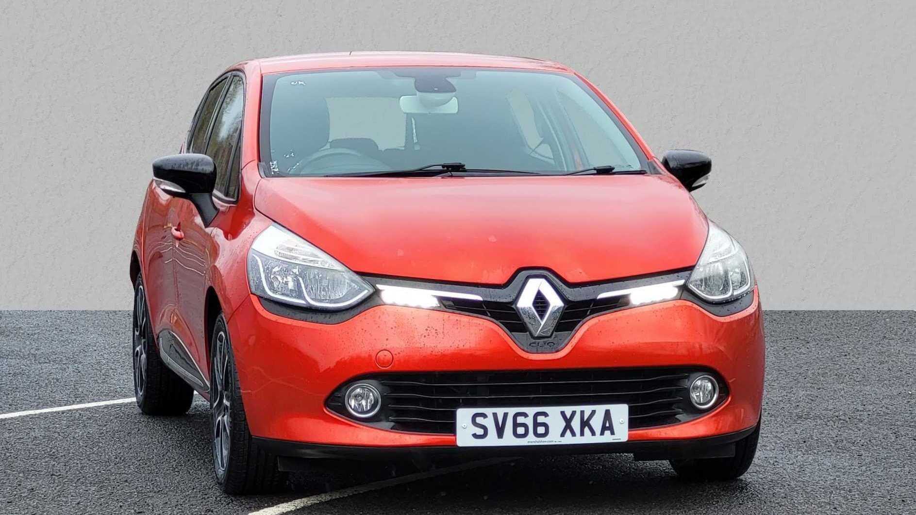 Main listing image - Renault Clio