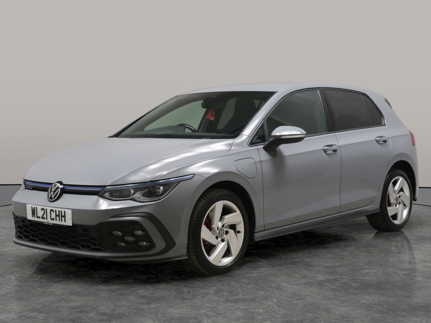 Main listing image - Volkswagen Golf GTE