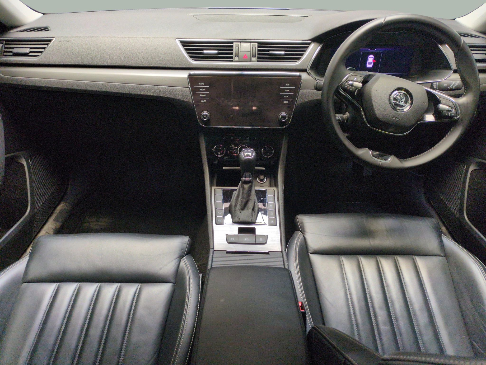Main listing image - Skoda Superb