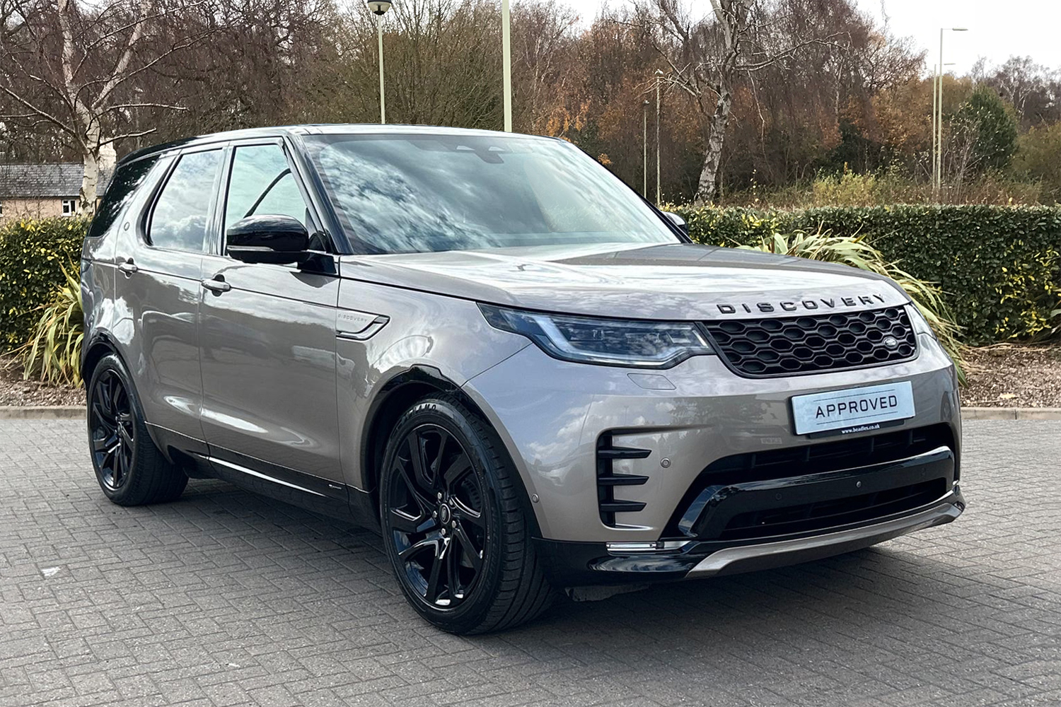 Main listing image - Land Rover Discovery