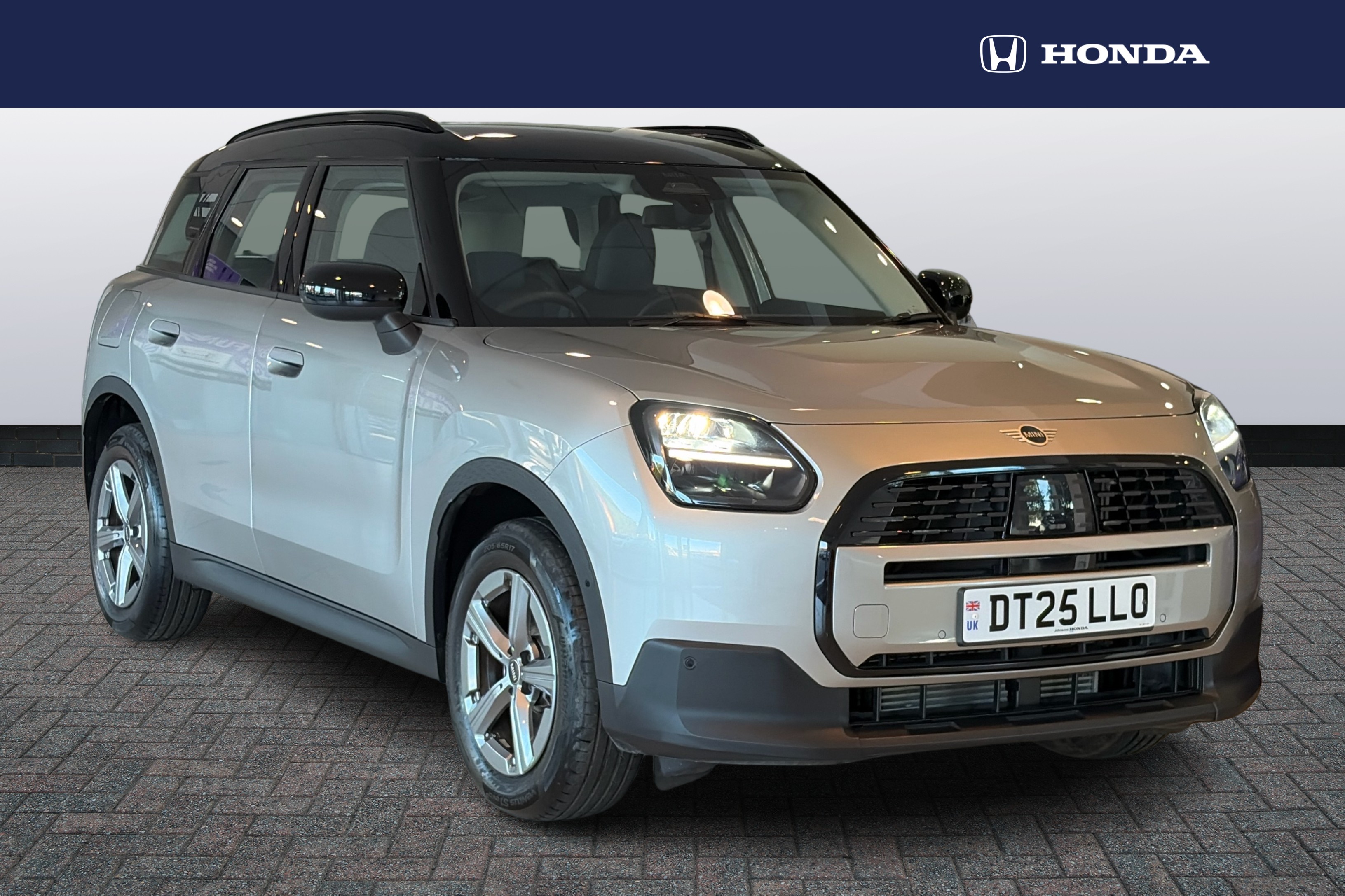 Main listing image - MINI Countryman
