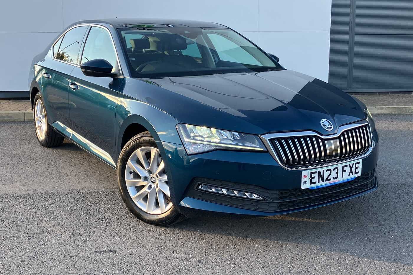 Main listing image - Skoda Superb