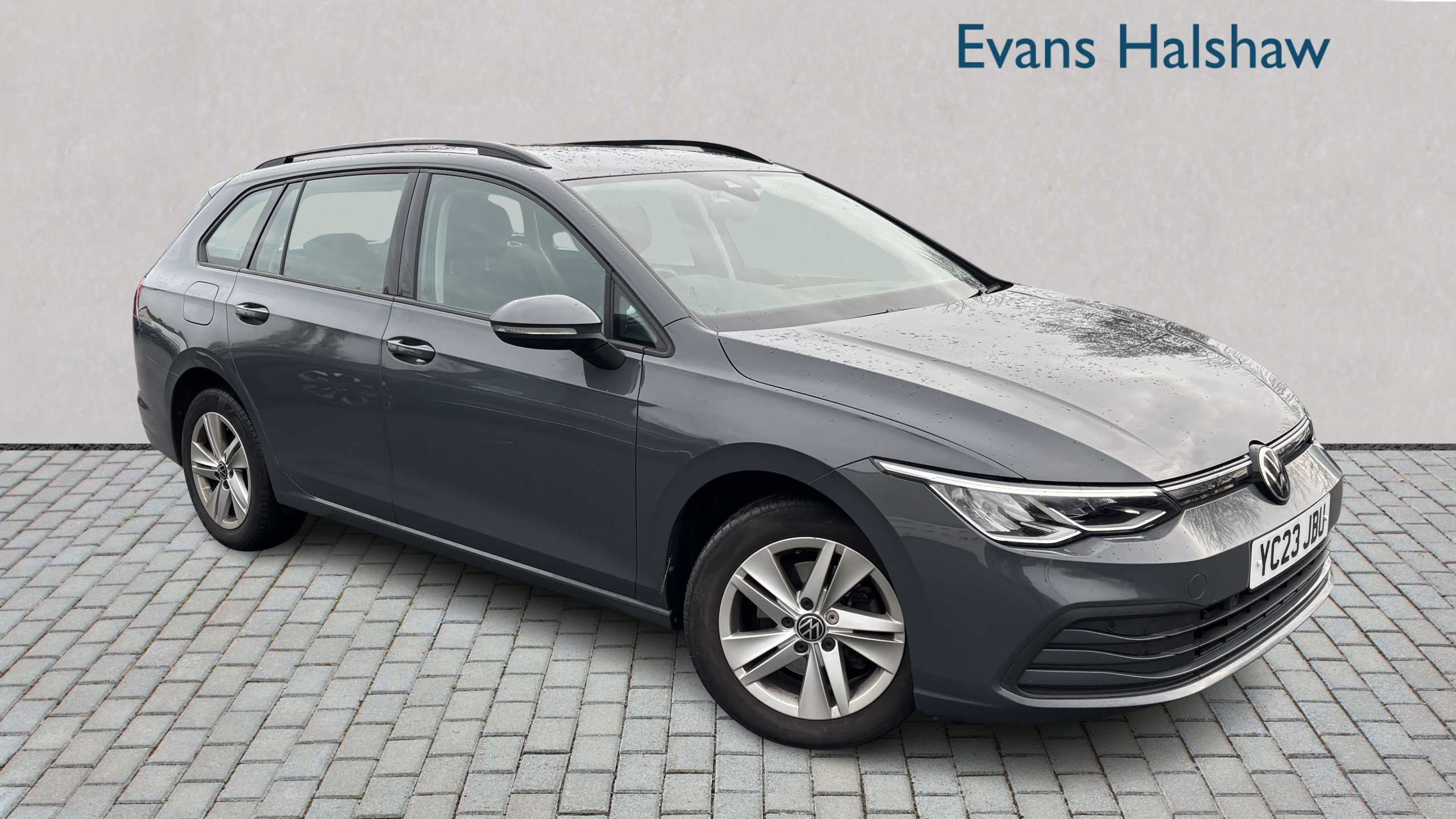 Main listing image - Volkswagen Golf Estate