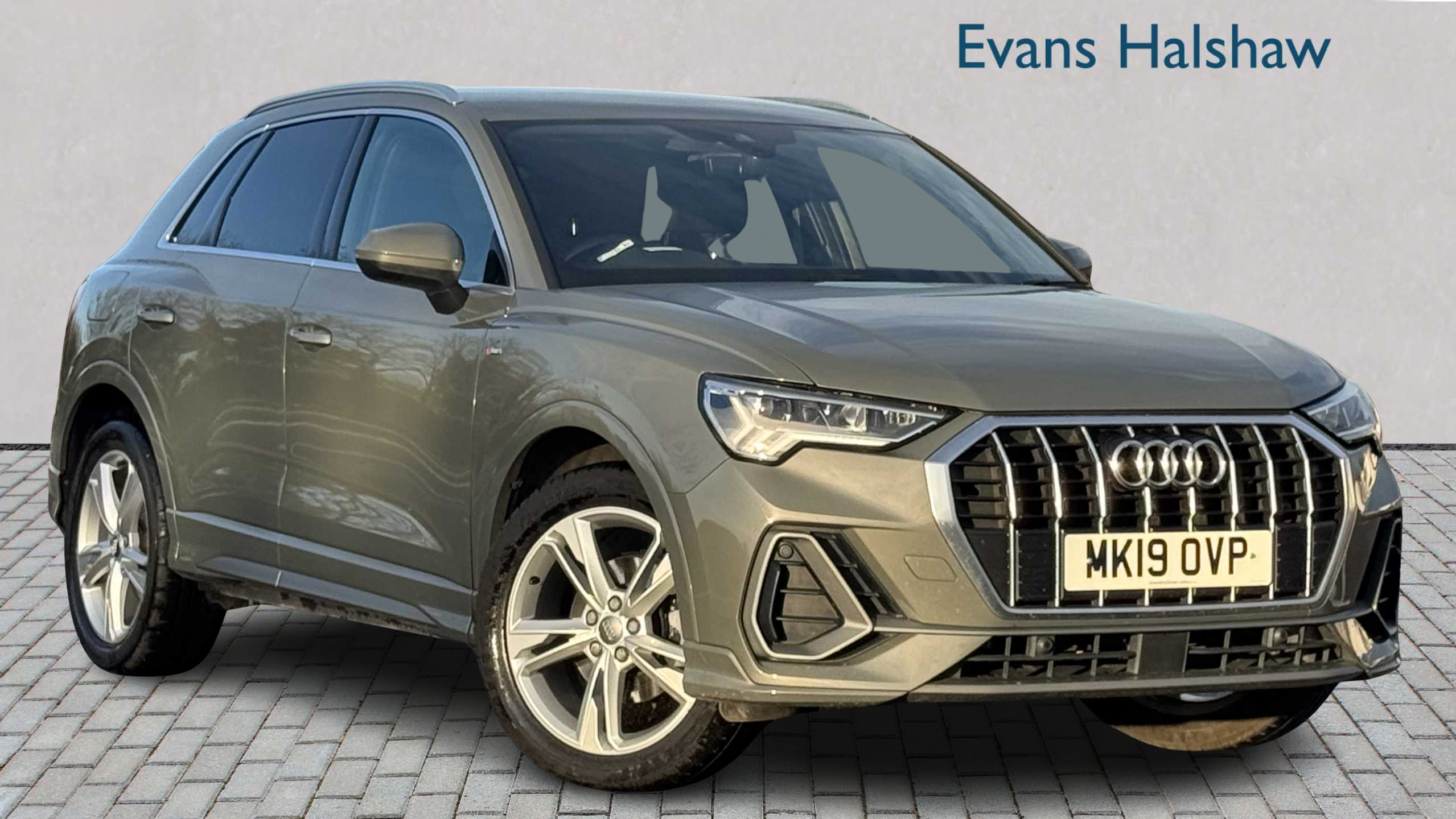 Main listing image - Audi Q3