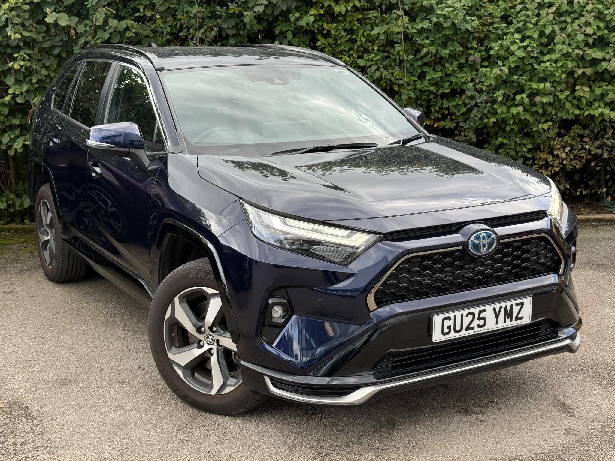 Main listing image - Toyota RAV4