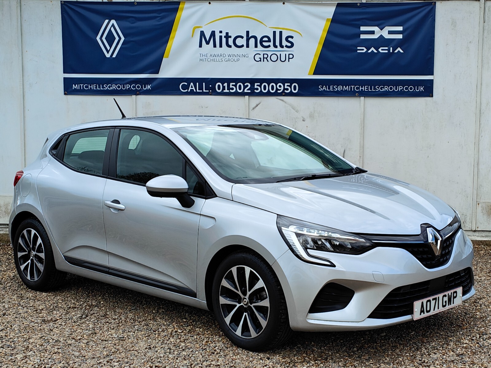 Main listing image - Renault Clio