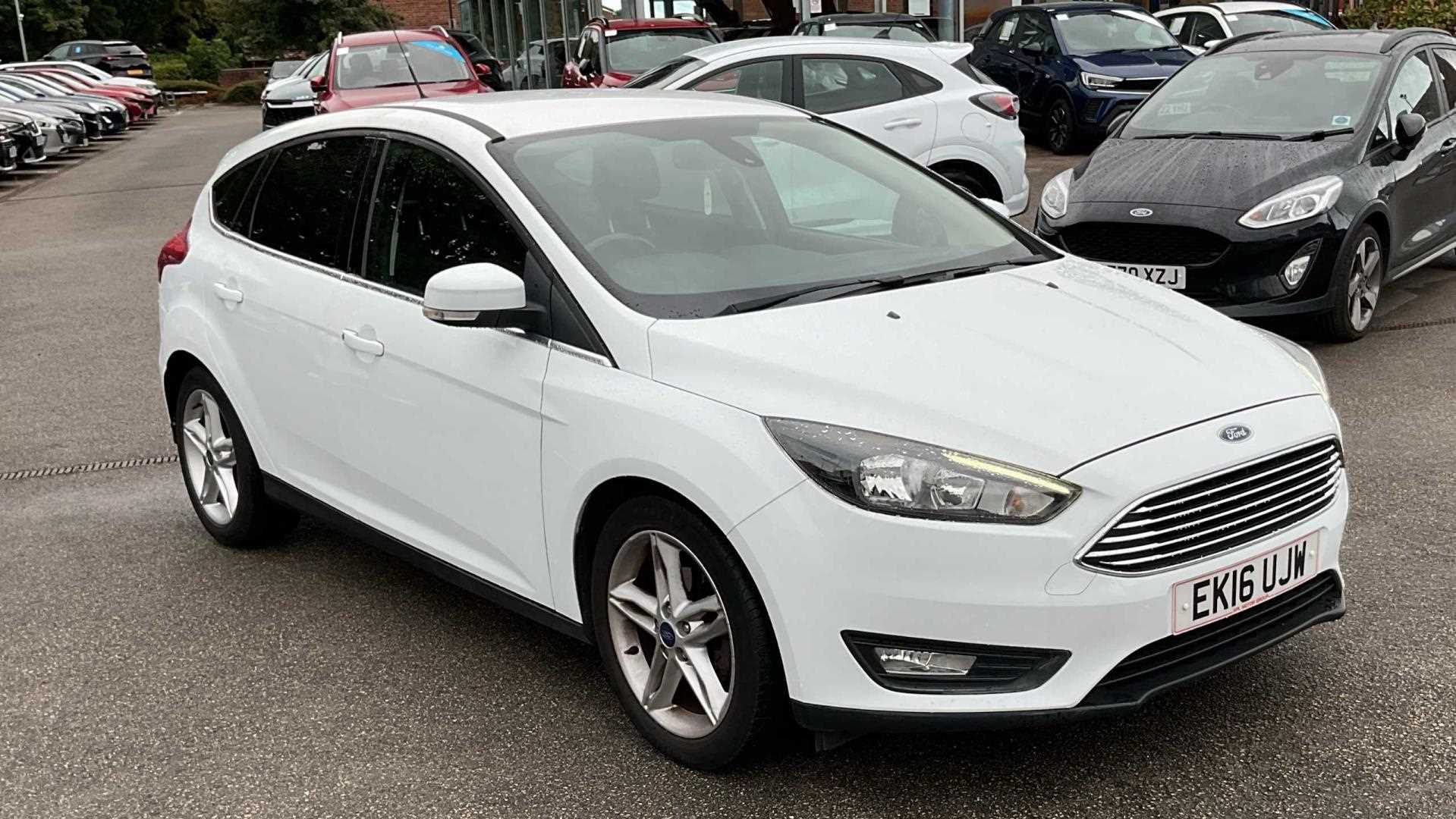 Main listing image - Ford Focus