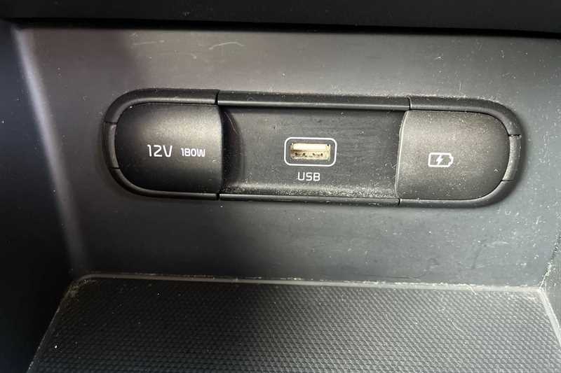 Main listing image - Kia Niro