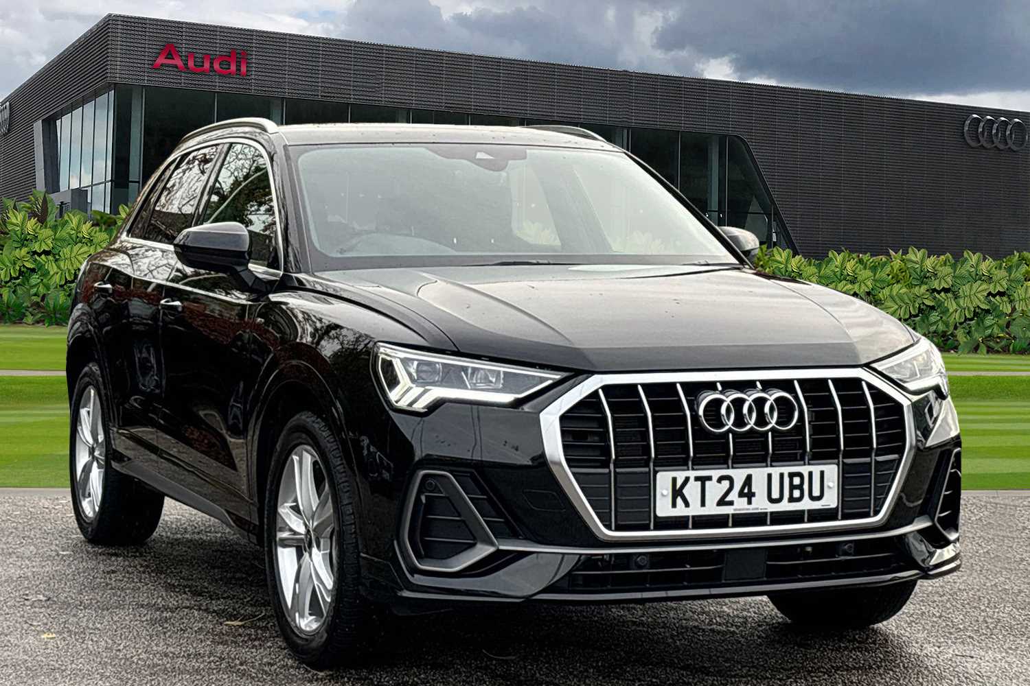 Main listing image - Audi Q3