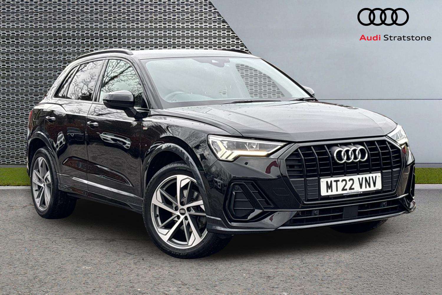 Main listing image - Audi Q3
