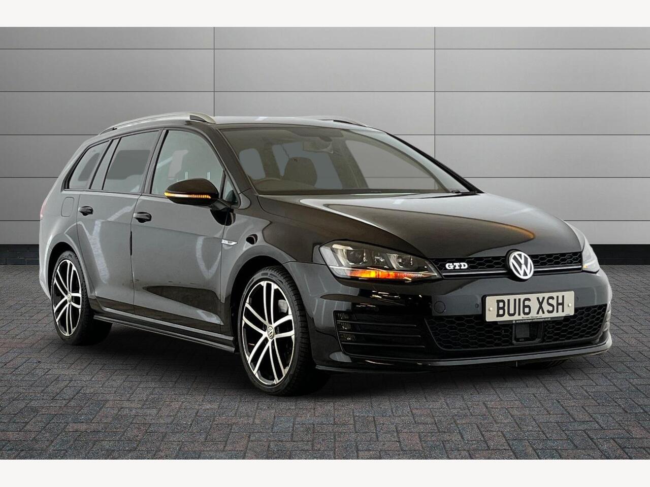 Main listing image - Volkswagen Golf Estate