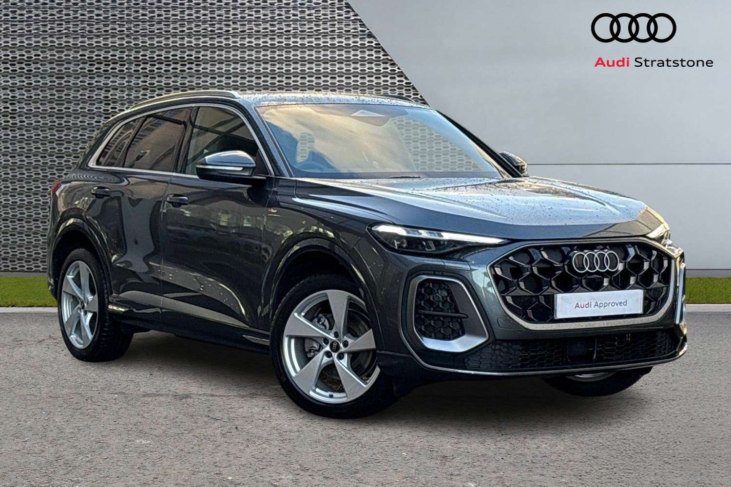 Main listing image - Audi Q5