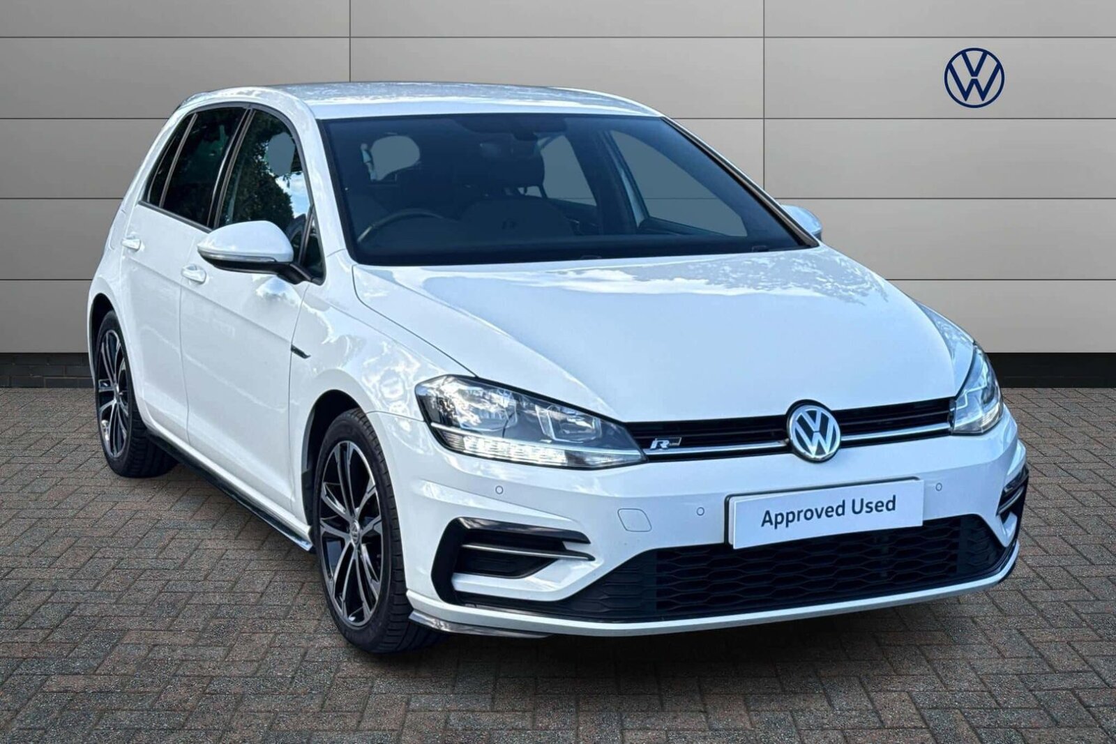 Main listing image - Volkswagen Golf