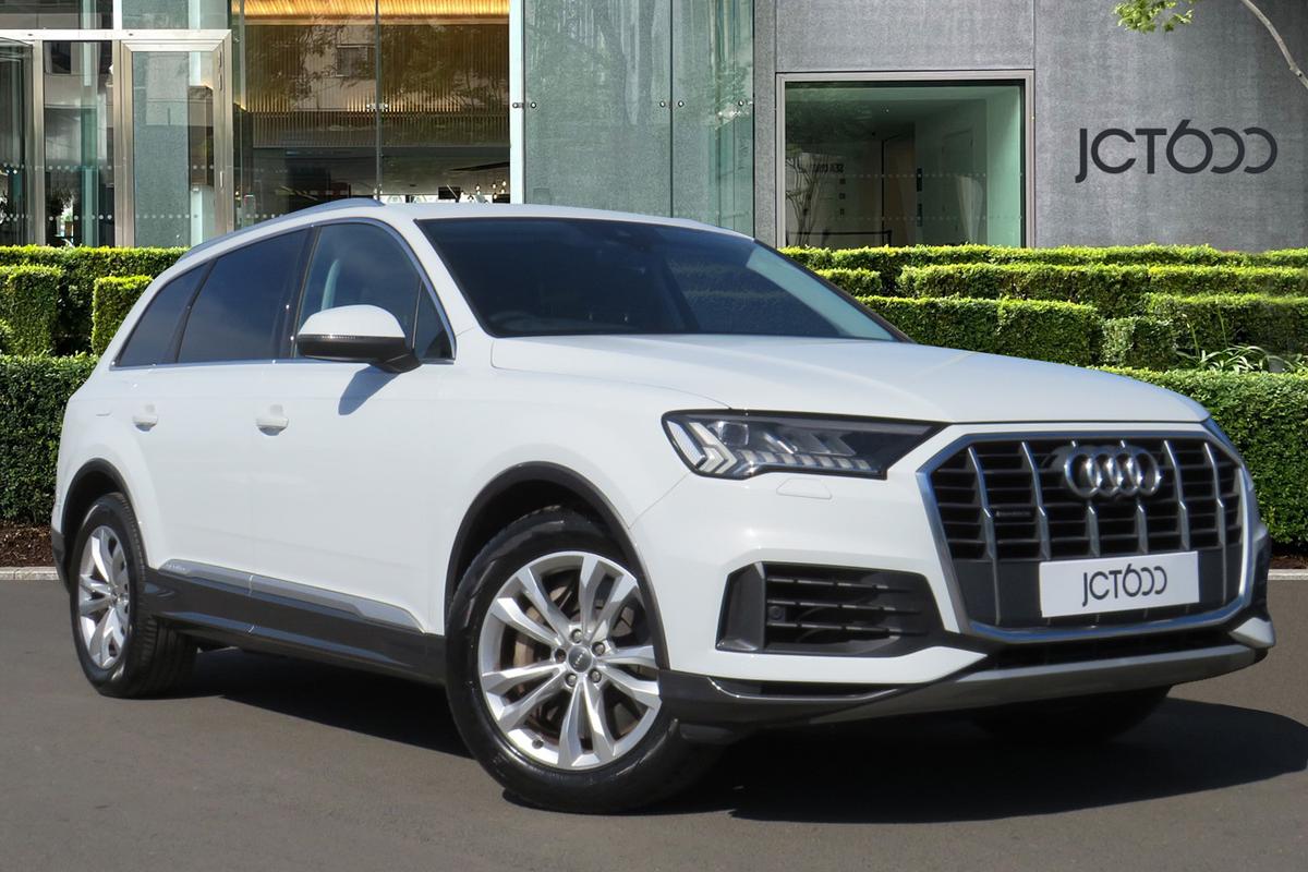 Main listing image - Audi Q7