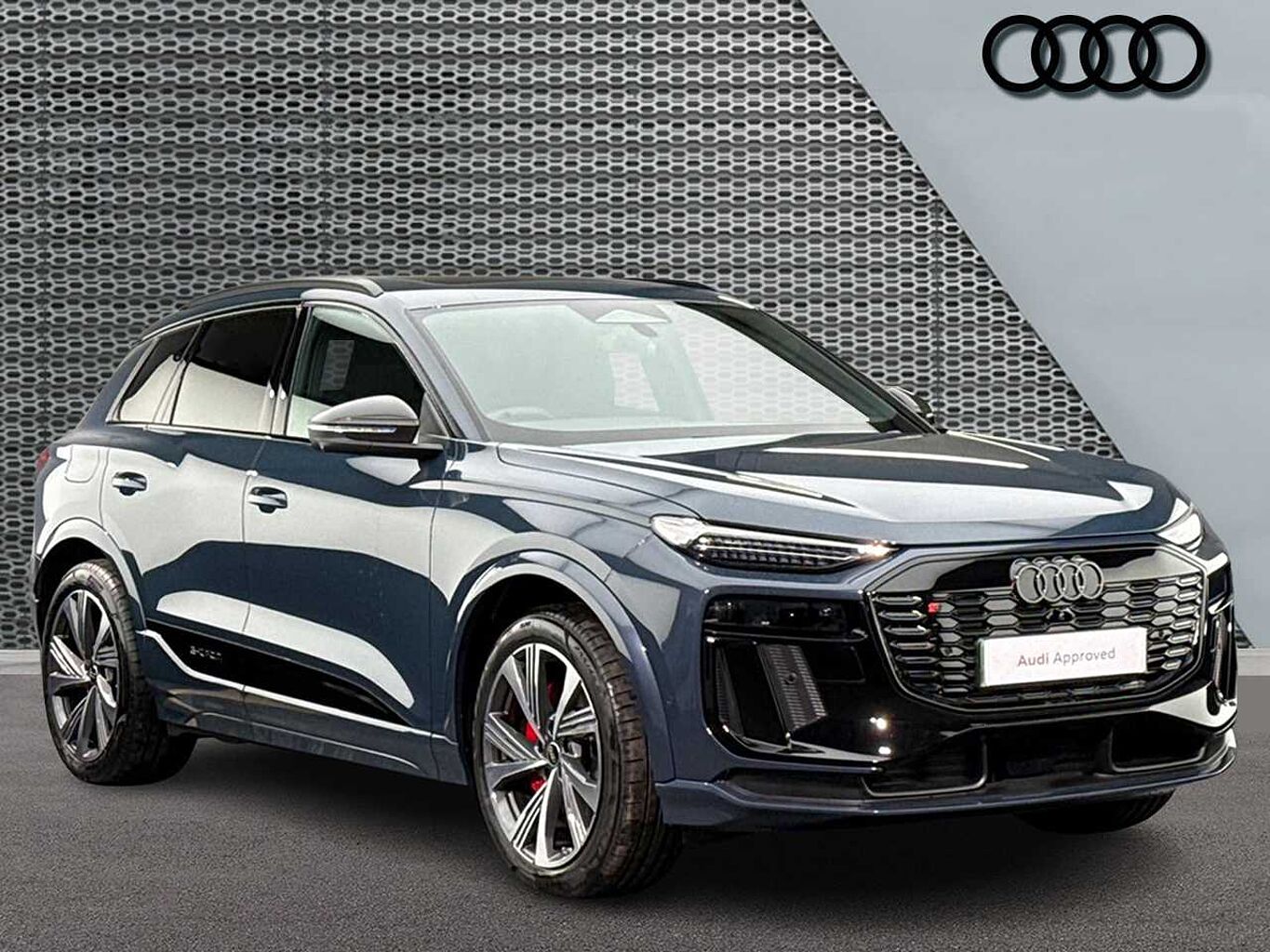 Main listing image - Audi Q6