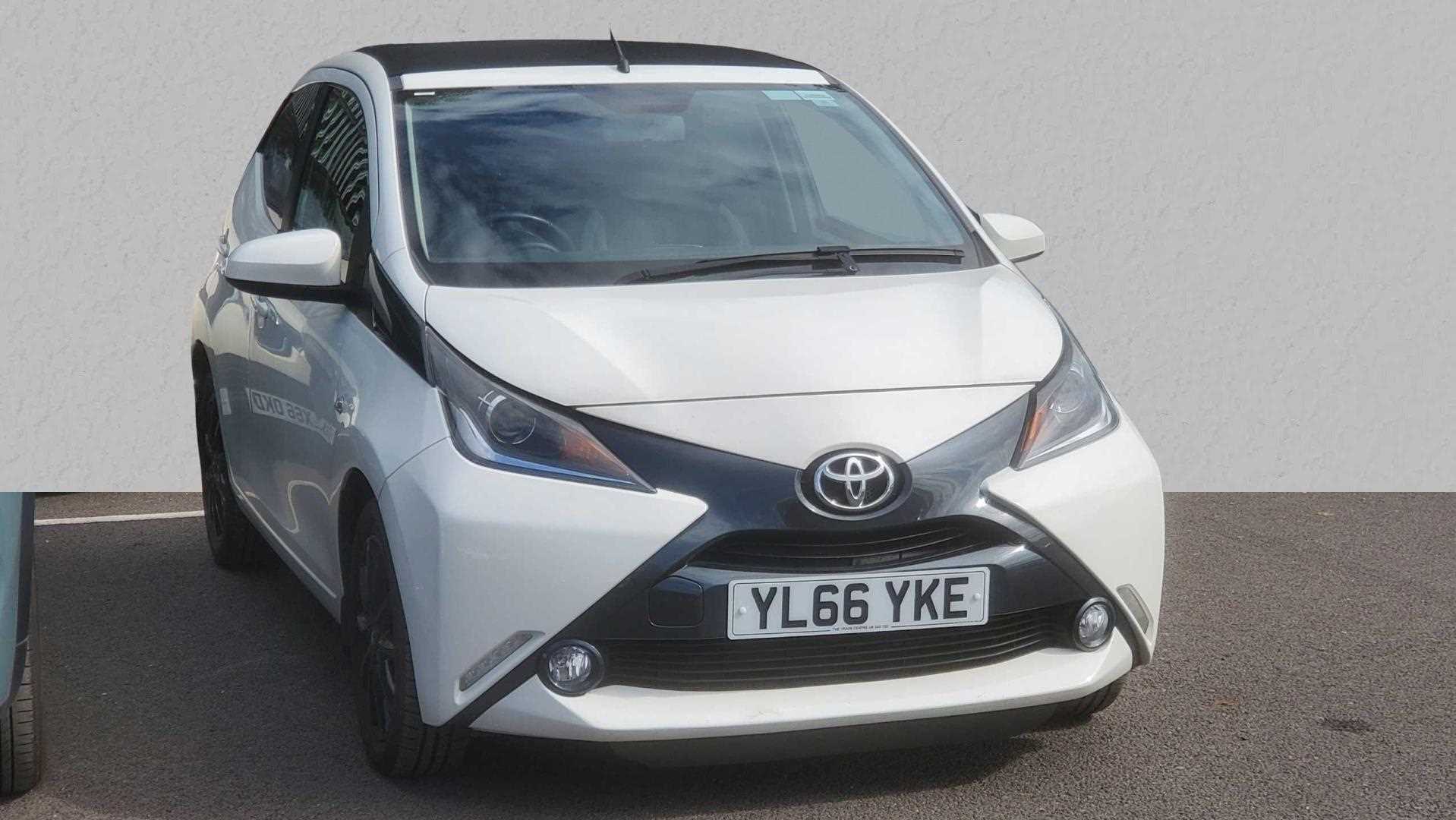 Main listing image - Toyota Aygo