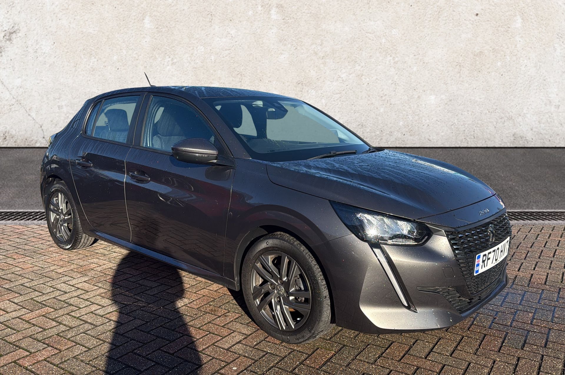 Main listing image - Peugeot 208