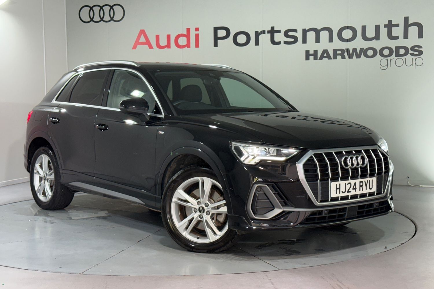 Main listing image - Audi Q3
