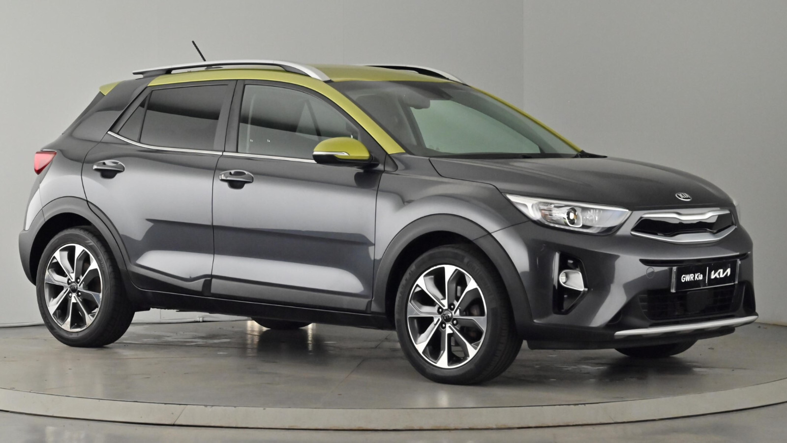 Main listing image - Kia Stonic