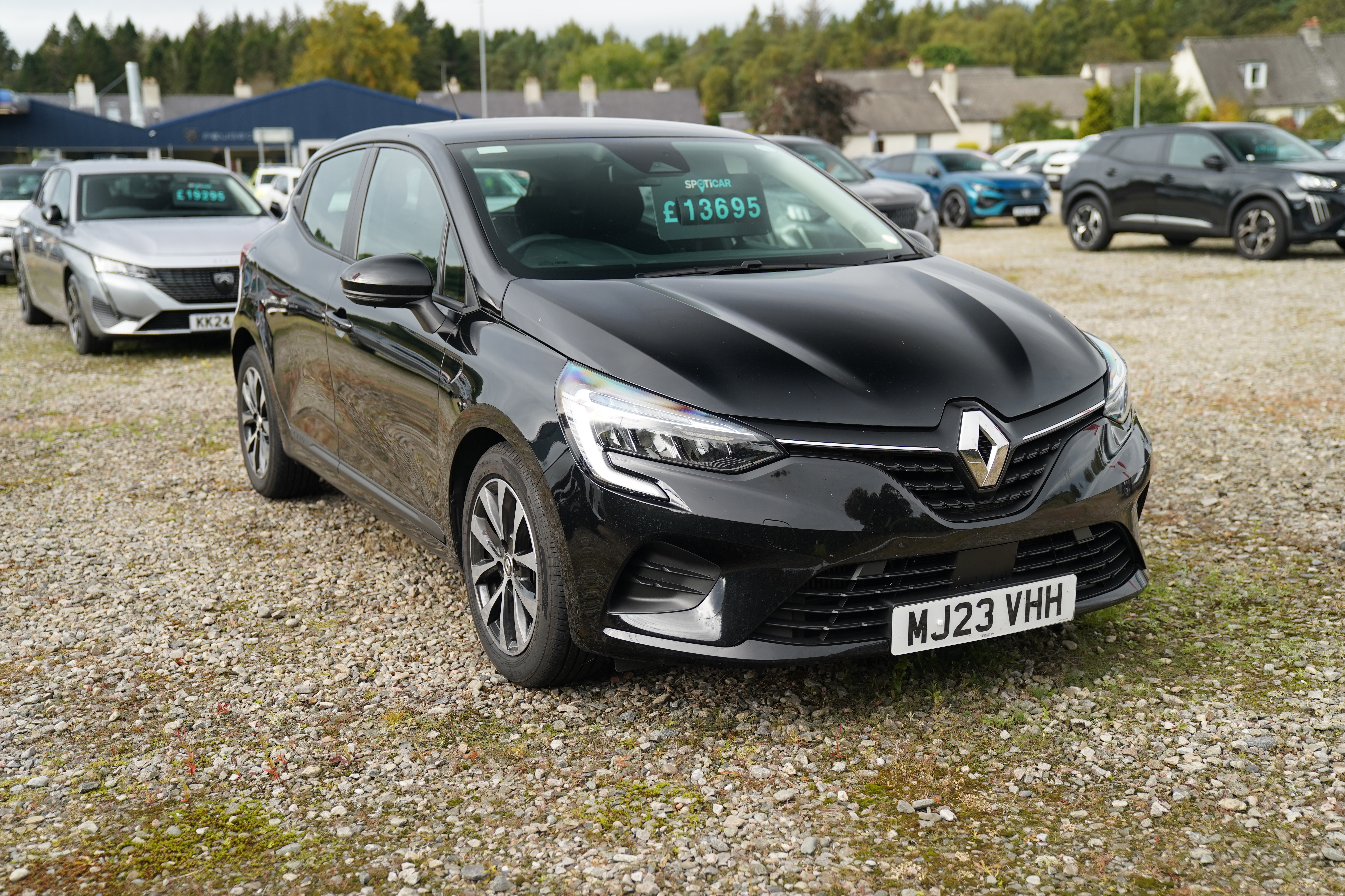 Main listing image - Renault Clio