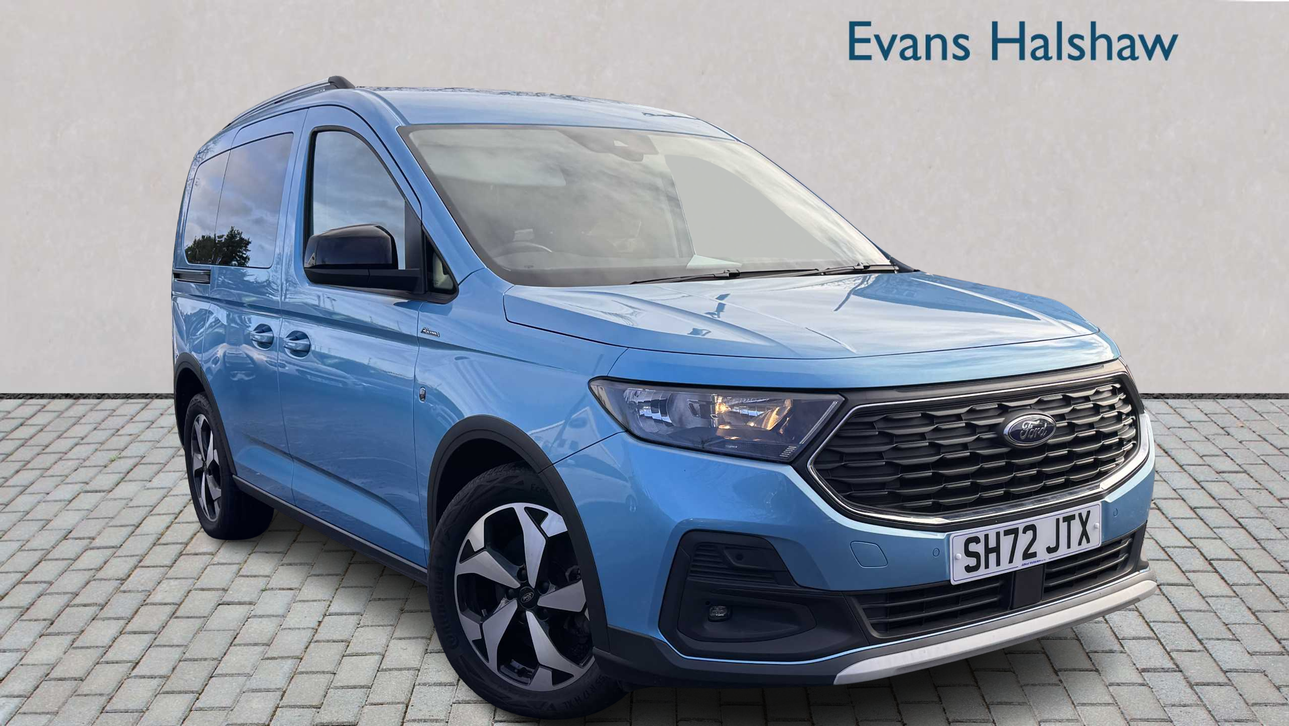 Main listing image - Ford Tourneo Connect