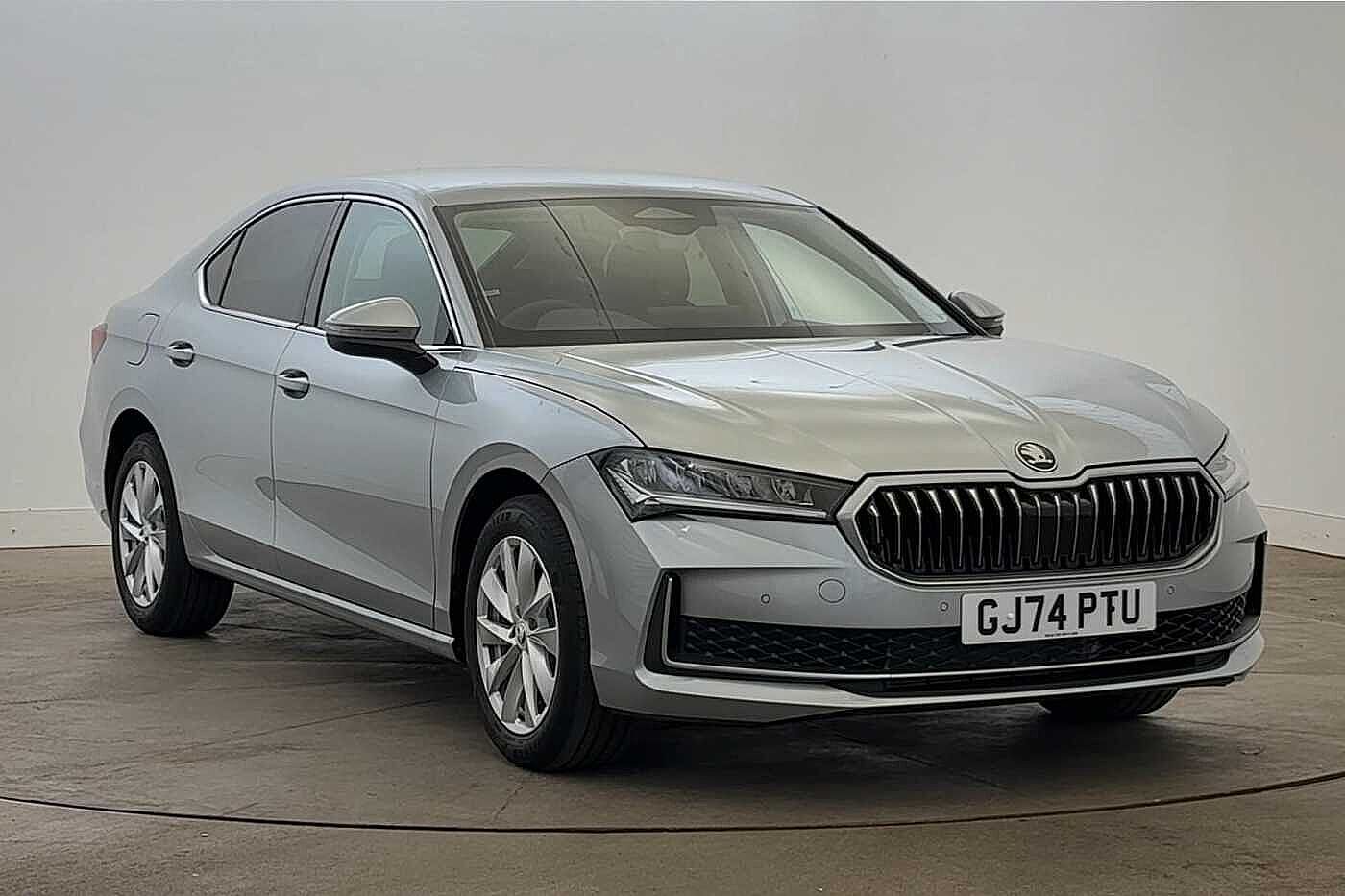 Main listing image - Skoda Superb