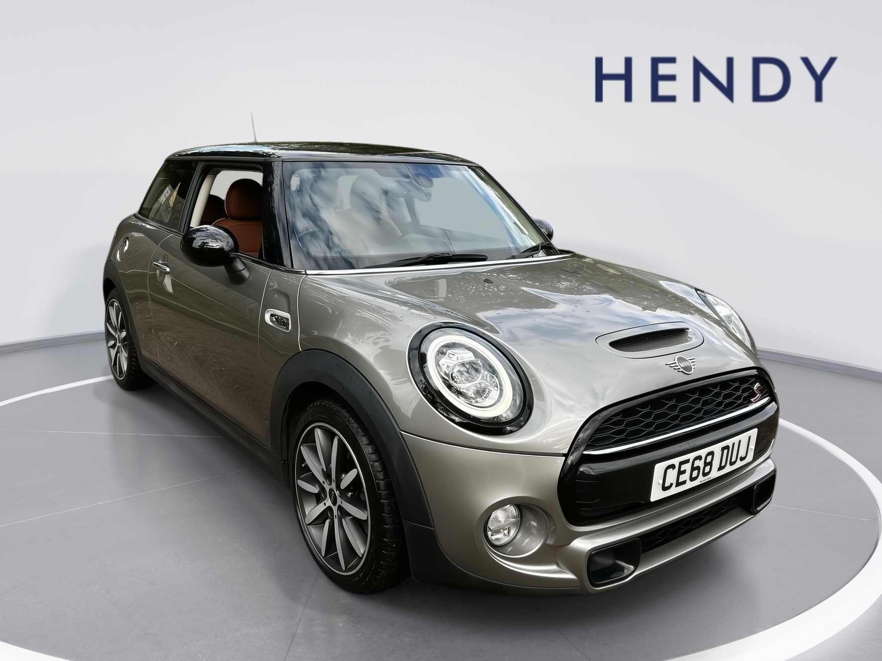 Main listing image - MINI Hatchback