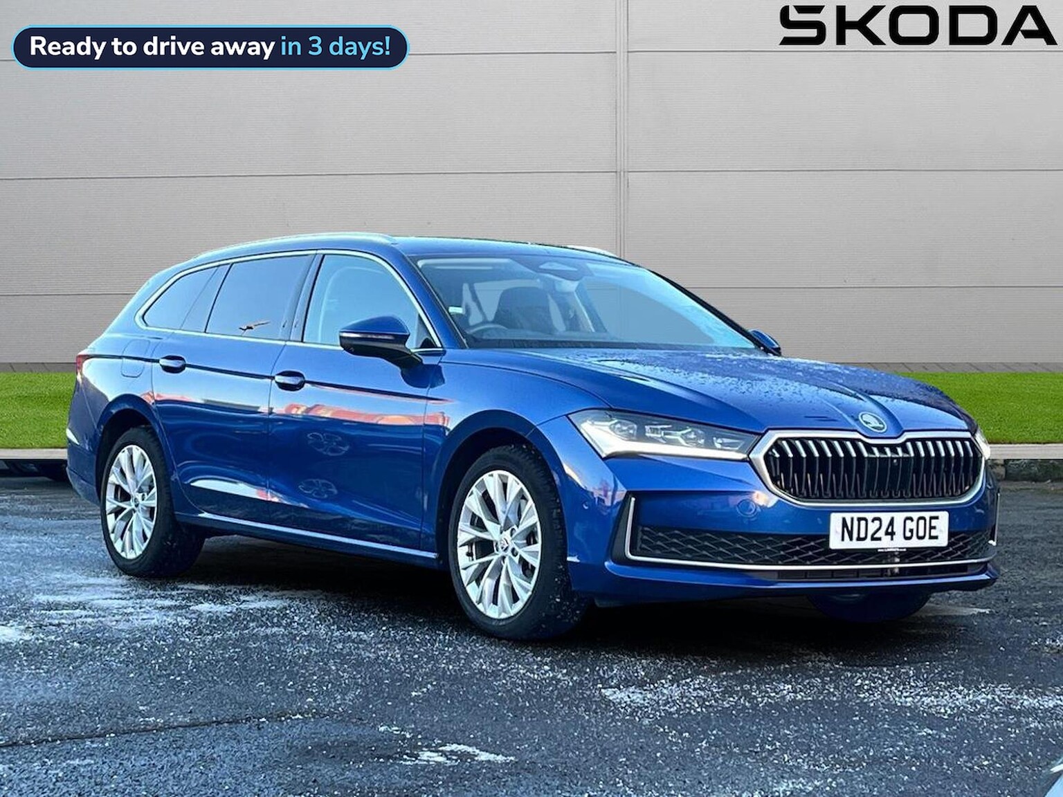 Main listing image - Skoda Superb Estate