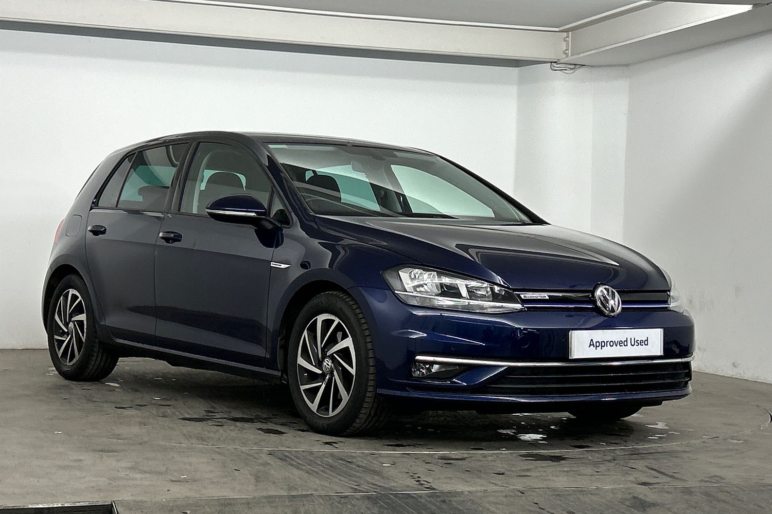 Main listing image - Volkswagen Golf