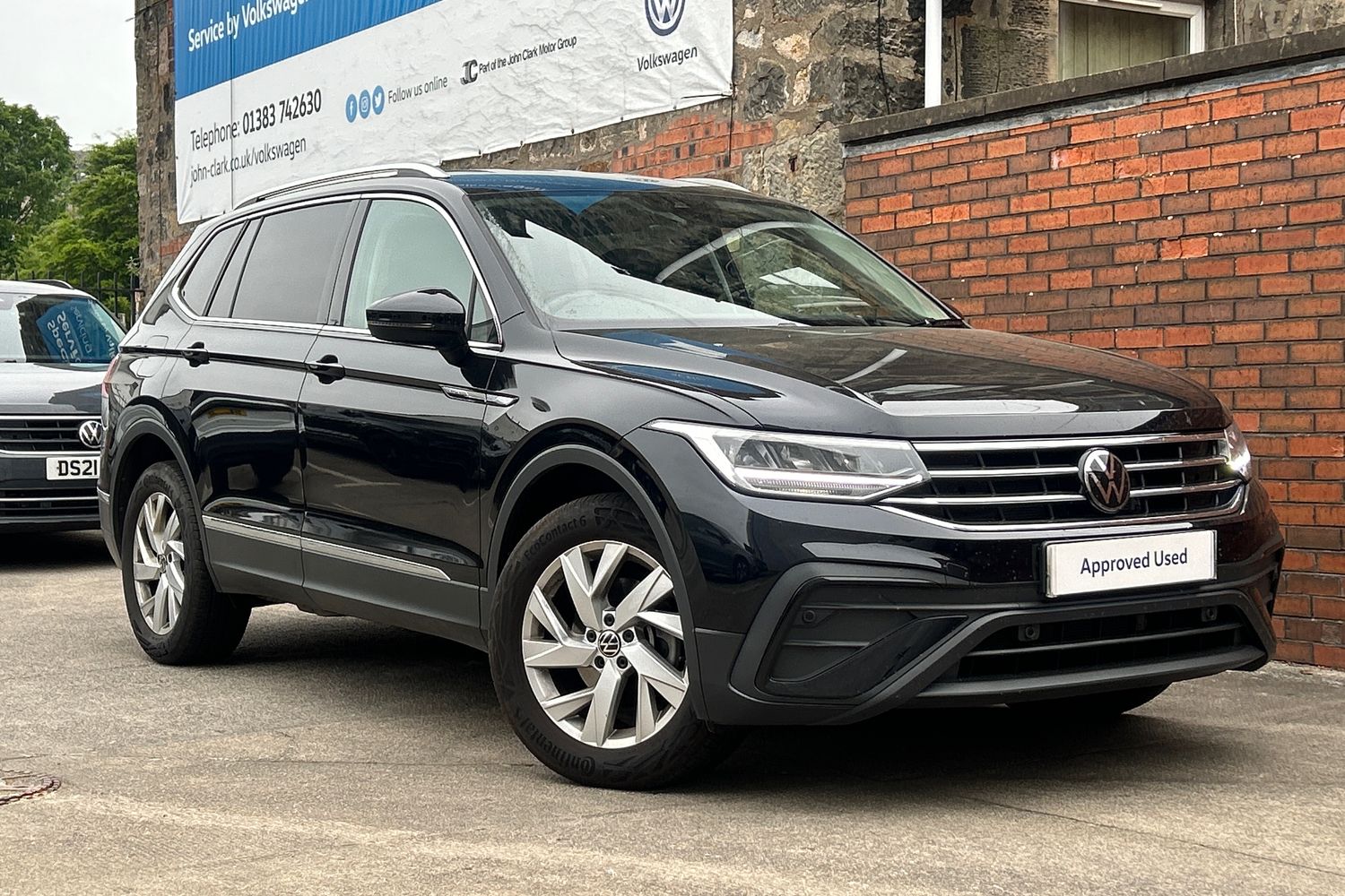 Main listing image - Volkswagen Tiguan Allspace