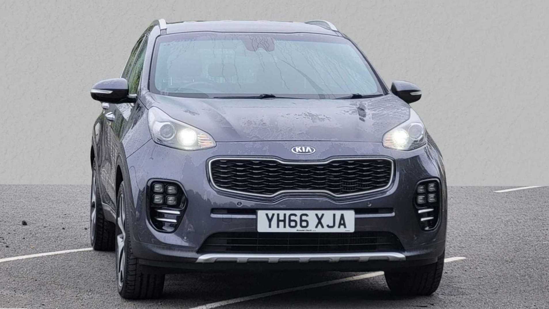 Main listing image - Kia Sportage