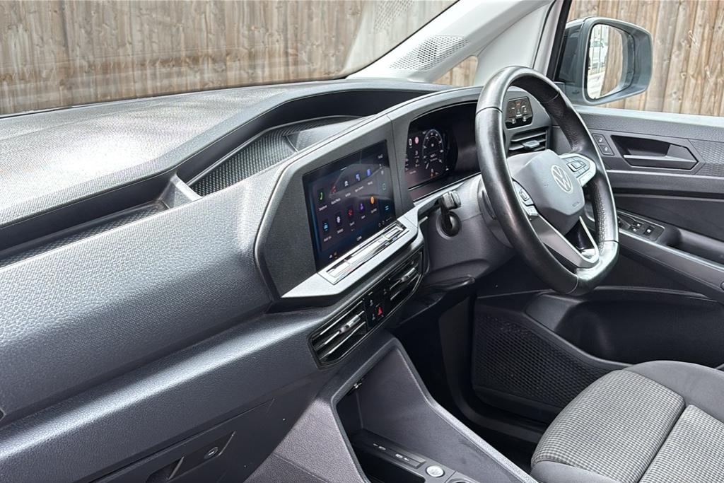 Main listing image - Volkswagen Caddy Maxi