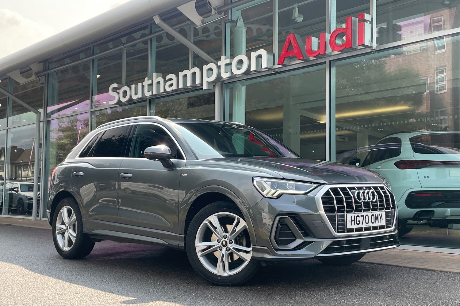 Main listing image - Audi Q3