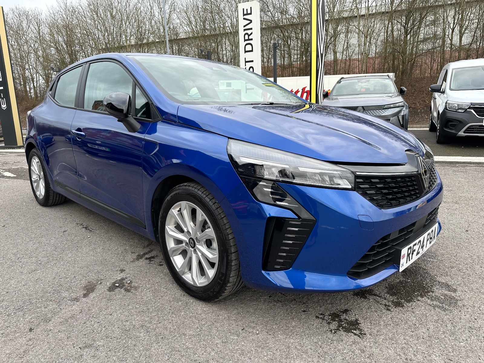 Main listing image - Renault Clio