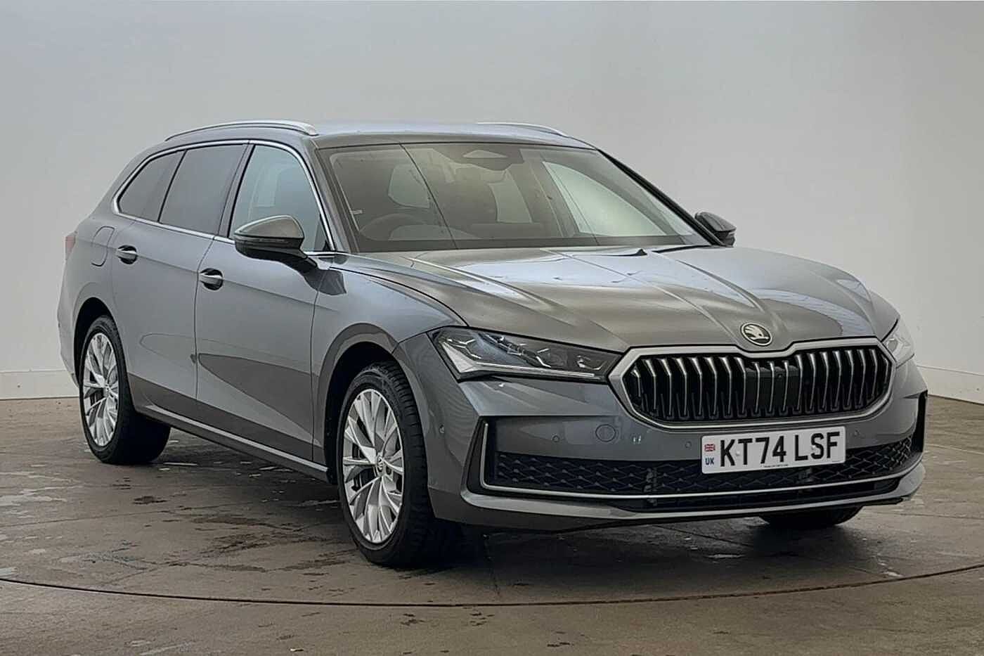 Main listing image - Skoda Superb Estate