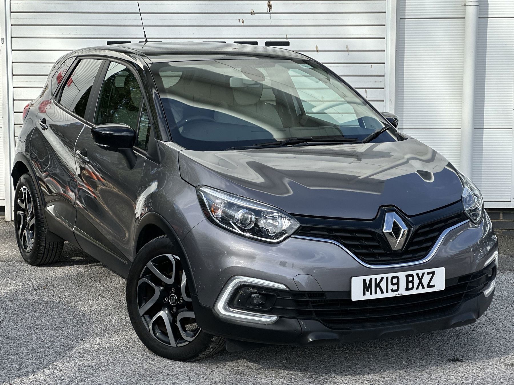 Main listing image - Renault Captur