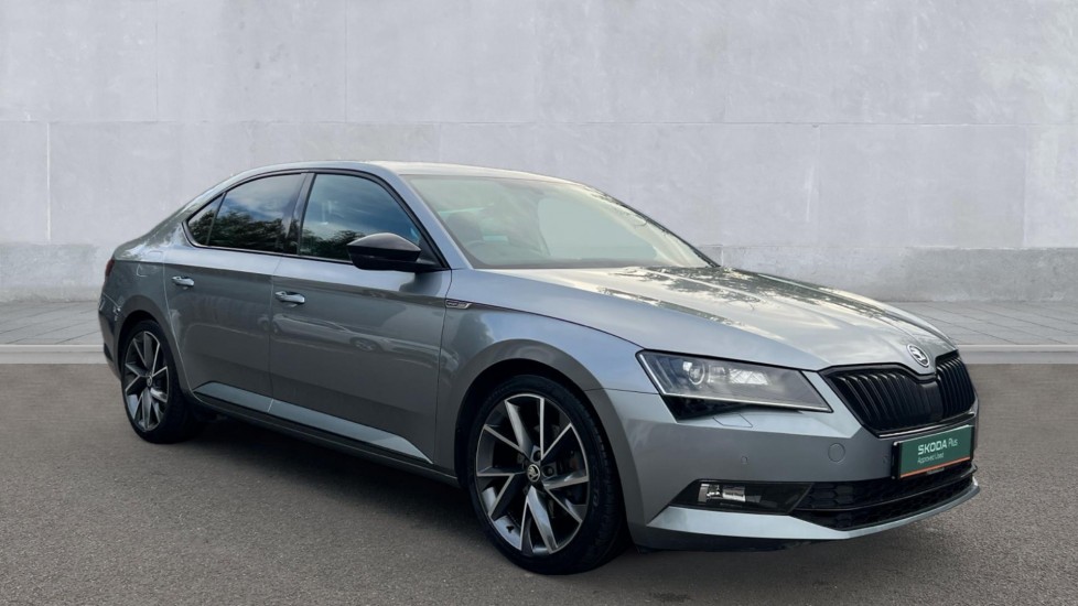 Main listing image - Skoda Superb