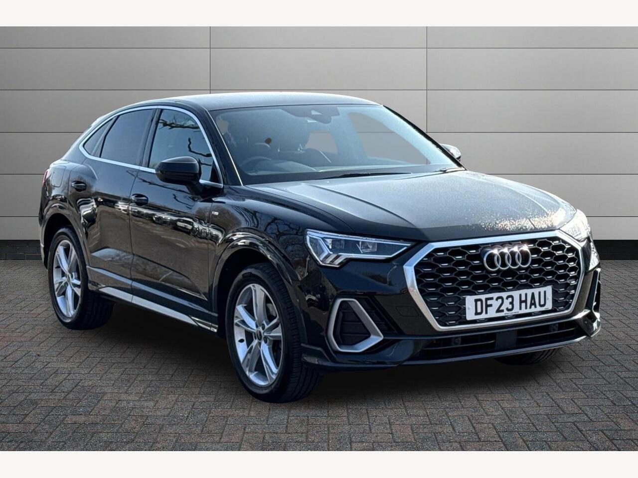 Main listing image - Audi Q3