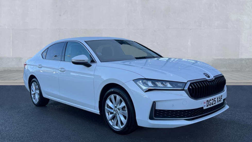 Main listing image - Skoda Superb