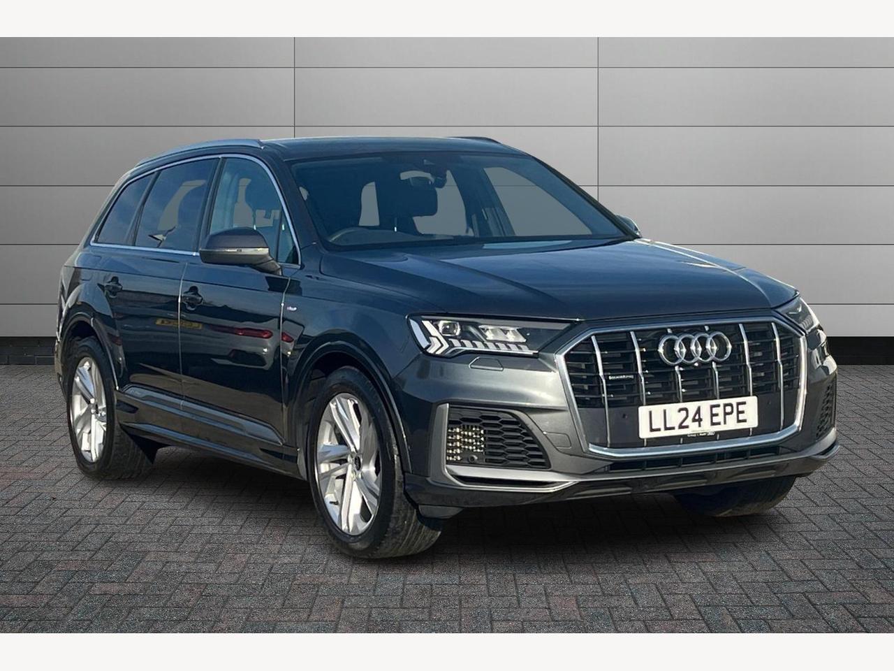 Main listing image - Audi Q7