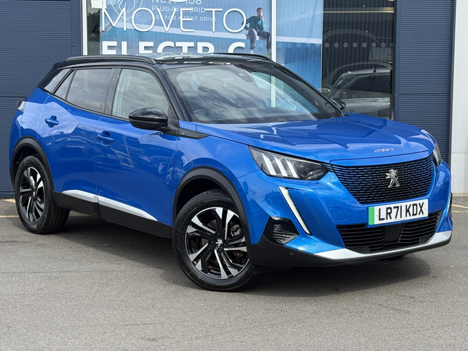 Main listing image - Peugeot e-2008