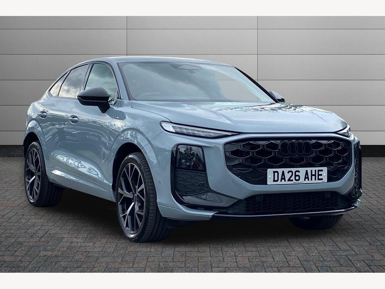 Main listing image - Audi Q3