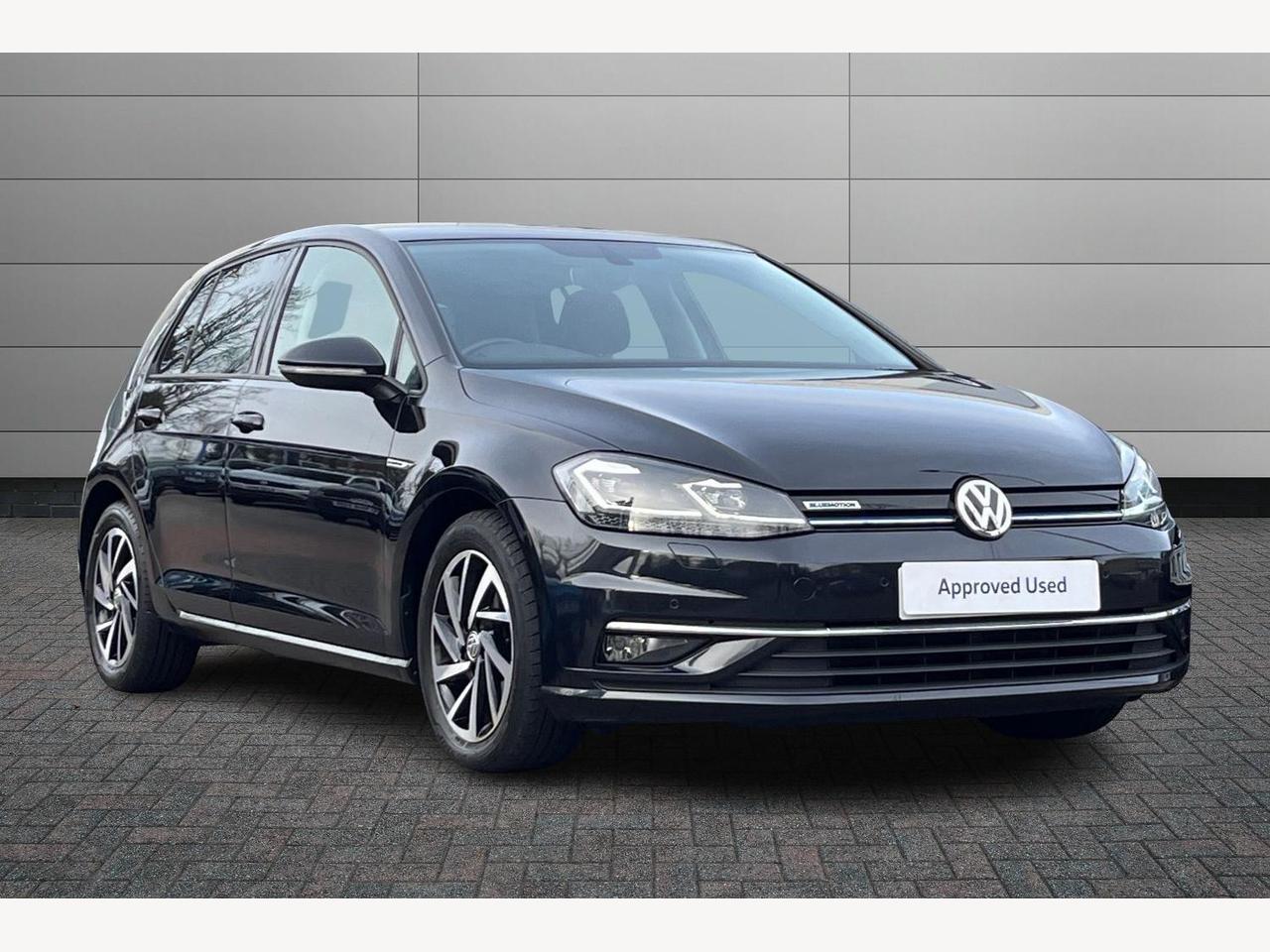 Main listing image - Volkswagen Golf